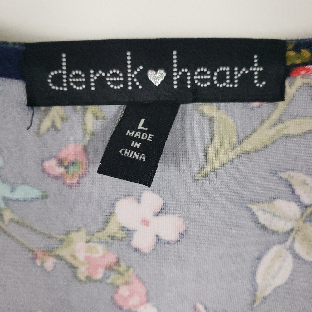 5/$12 DEREK Heart Floral Dress - Picture 8 of 11